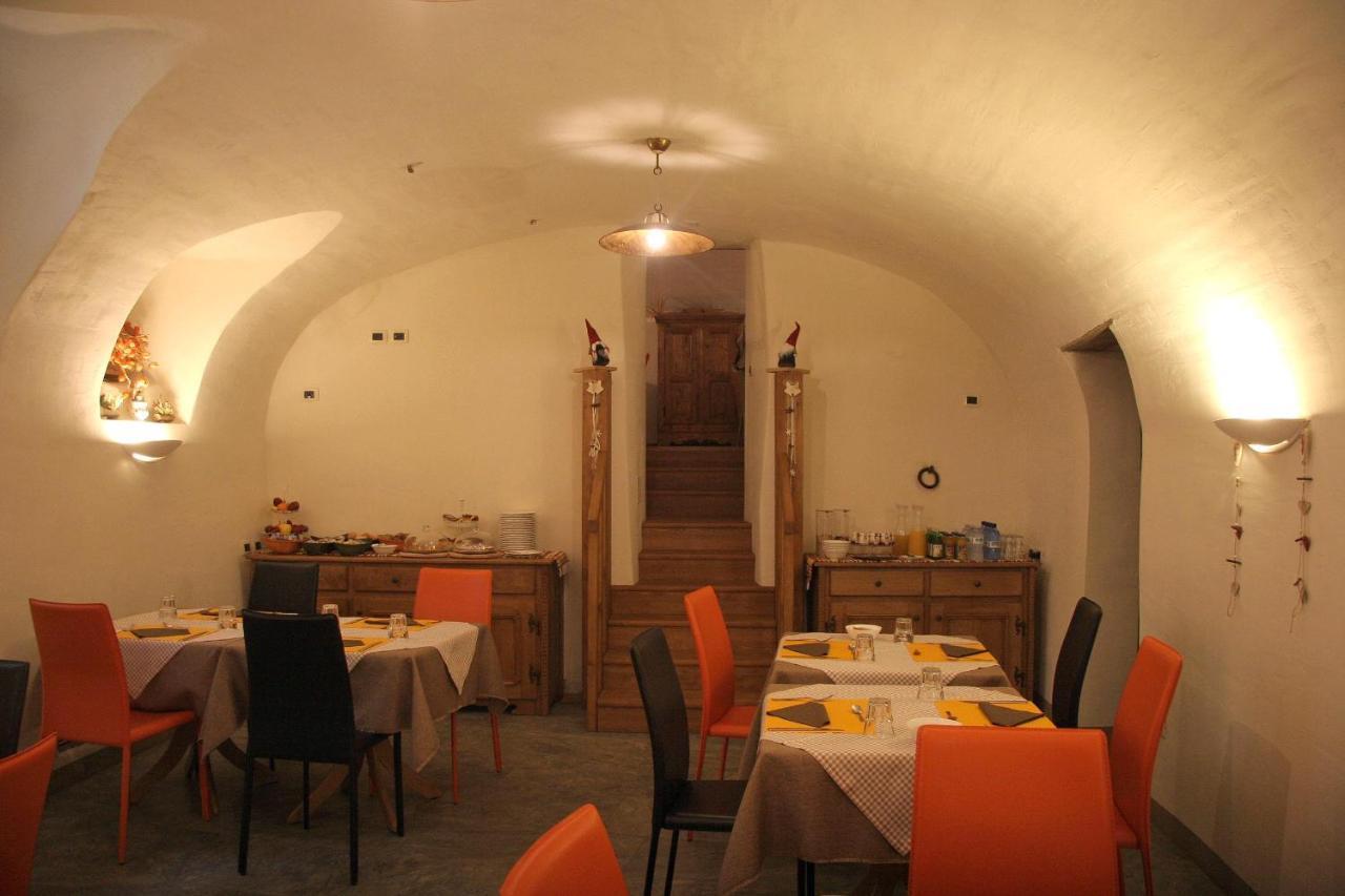 Ostello Del Castello تيرانو المظهر الخارجي الصورة