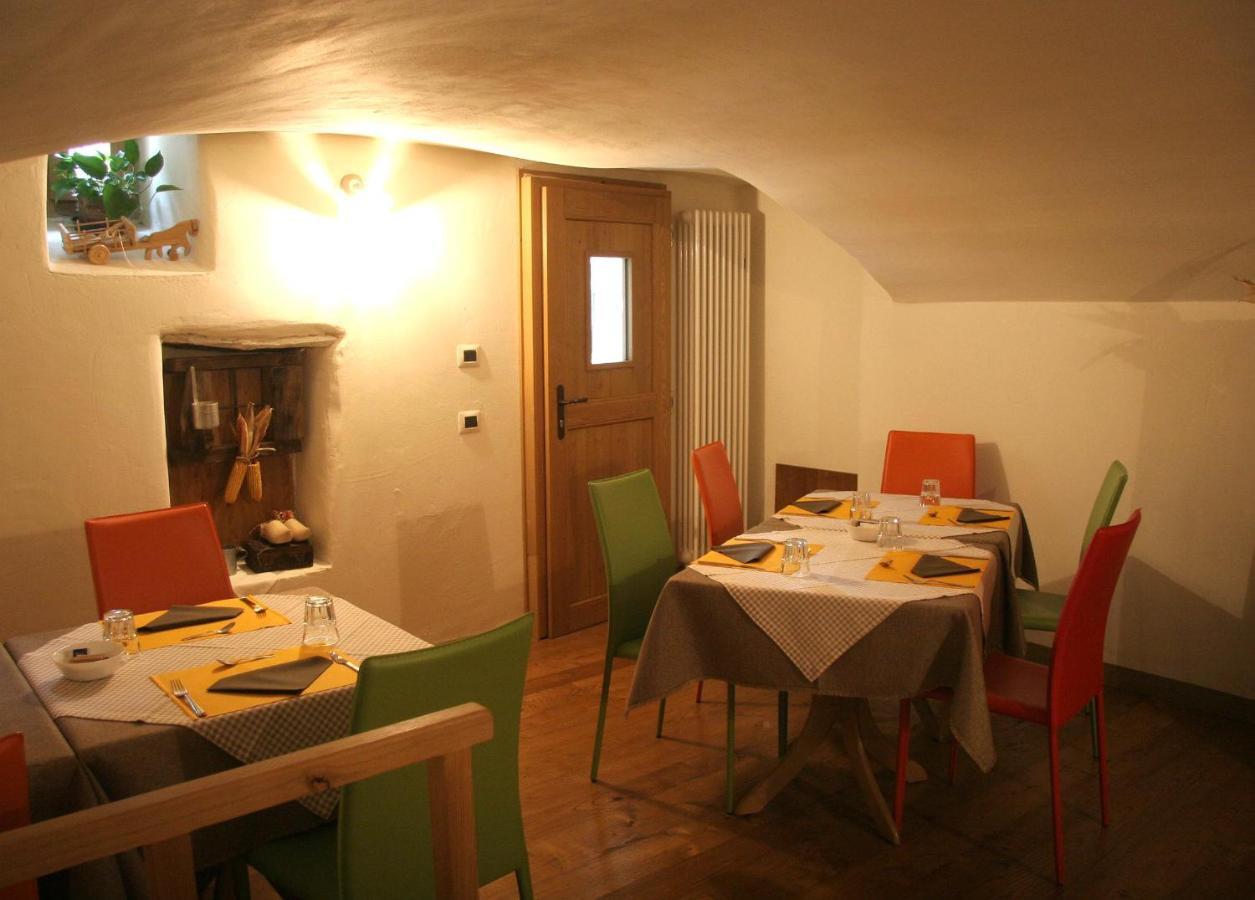 Ostello Del Castello تيرانو المظهر الخارجي الصورة