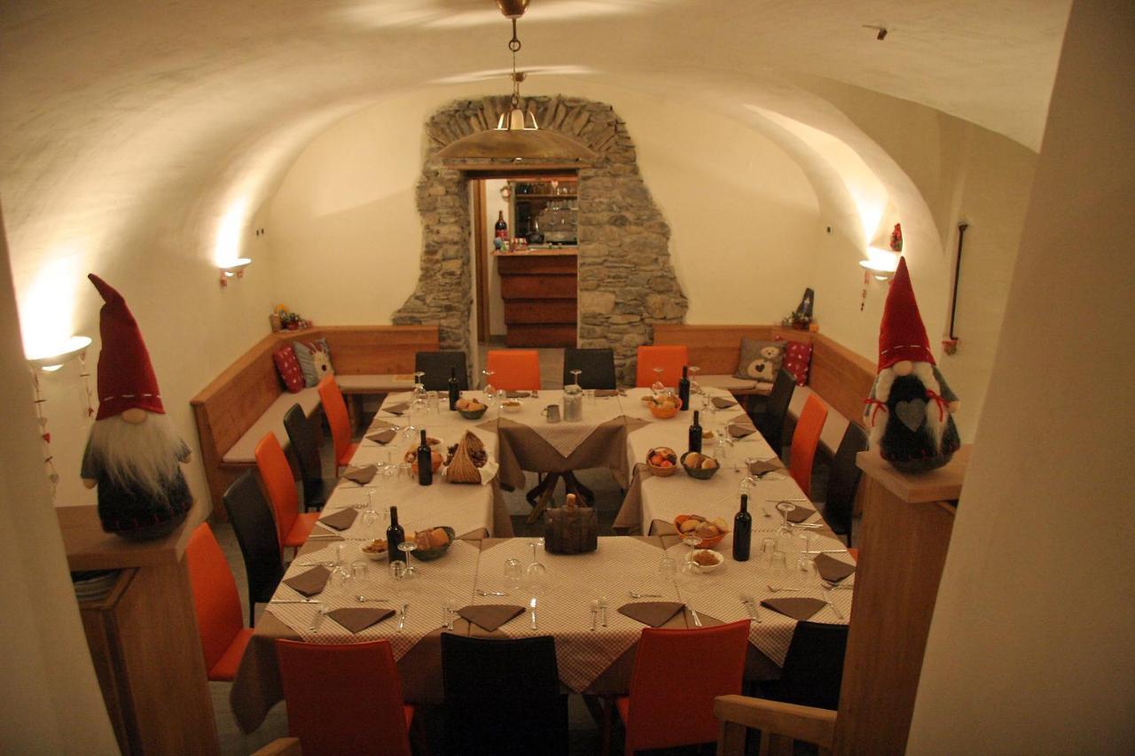 Ostello Del Castello تيرانو المظهر الخارجي الصورة